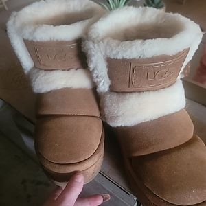 Chillapeak platform Ugg boots